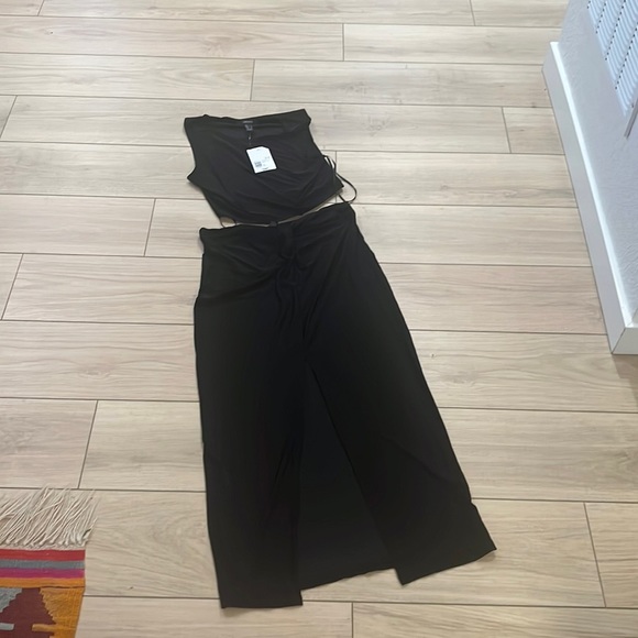 ✨NWT✨ FOREVER 21 Slinky Crop Top and Midi Skirt Set - Picture 7 of 9